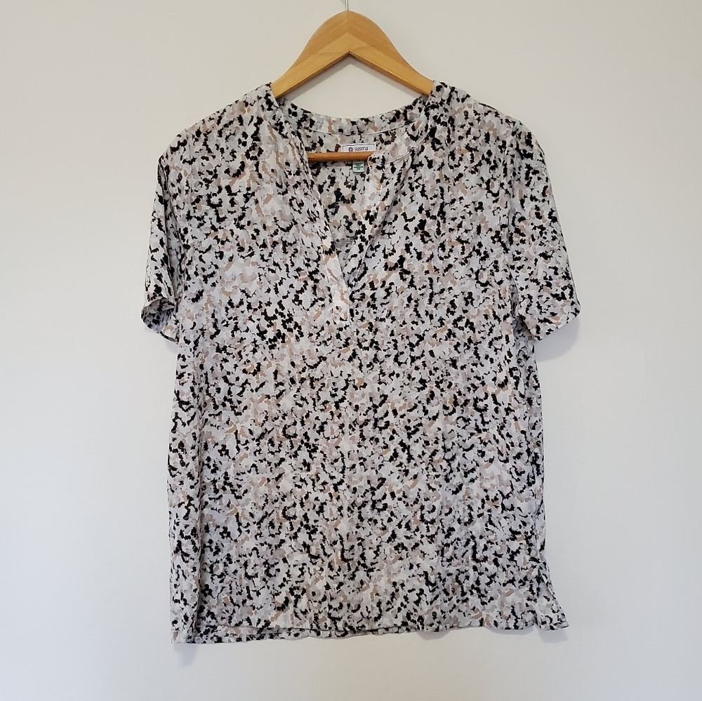 Susina  | V-Neck Printed Blouse